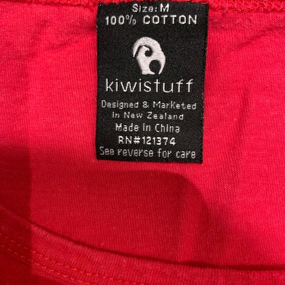 Red T-shirt,  print on front of NZ Maori faces - Picture 4 of 4